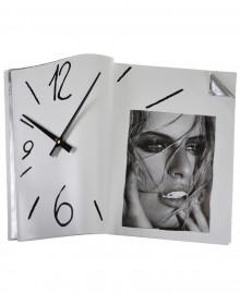 FREE SPACE CLOCK
Table clock with photo frame. Antartidee