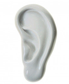 LUIGI LEFT HANGER
Left ear hanger in handmade resin. Made in Italy Antartidee