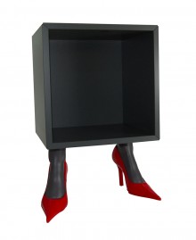Table Decolte' Cube bedside. Foot-shaped base with women's high-heeled shoes.
ANTARTIDEE
