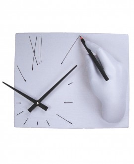 ON THE WOOD CLOCK, Antartidee

Wall clock in resin with a hand that draws the hours.