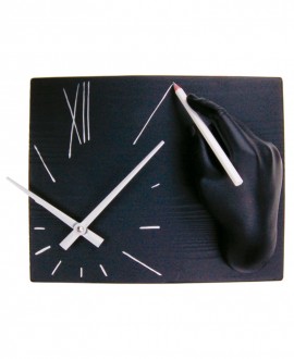 ON THE WOOD CLOCK, Antartidee

Wall clock in resin with a hand that draws the hours.